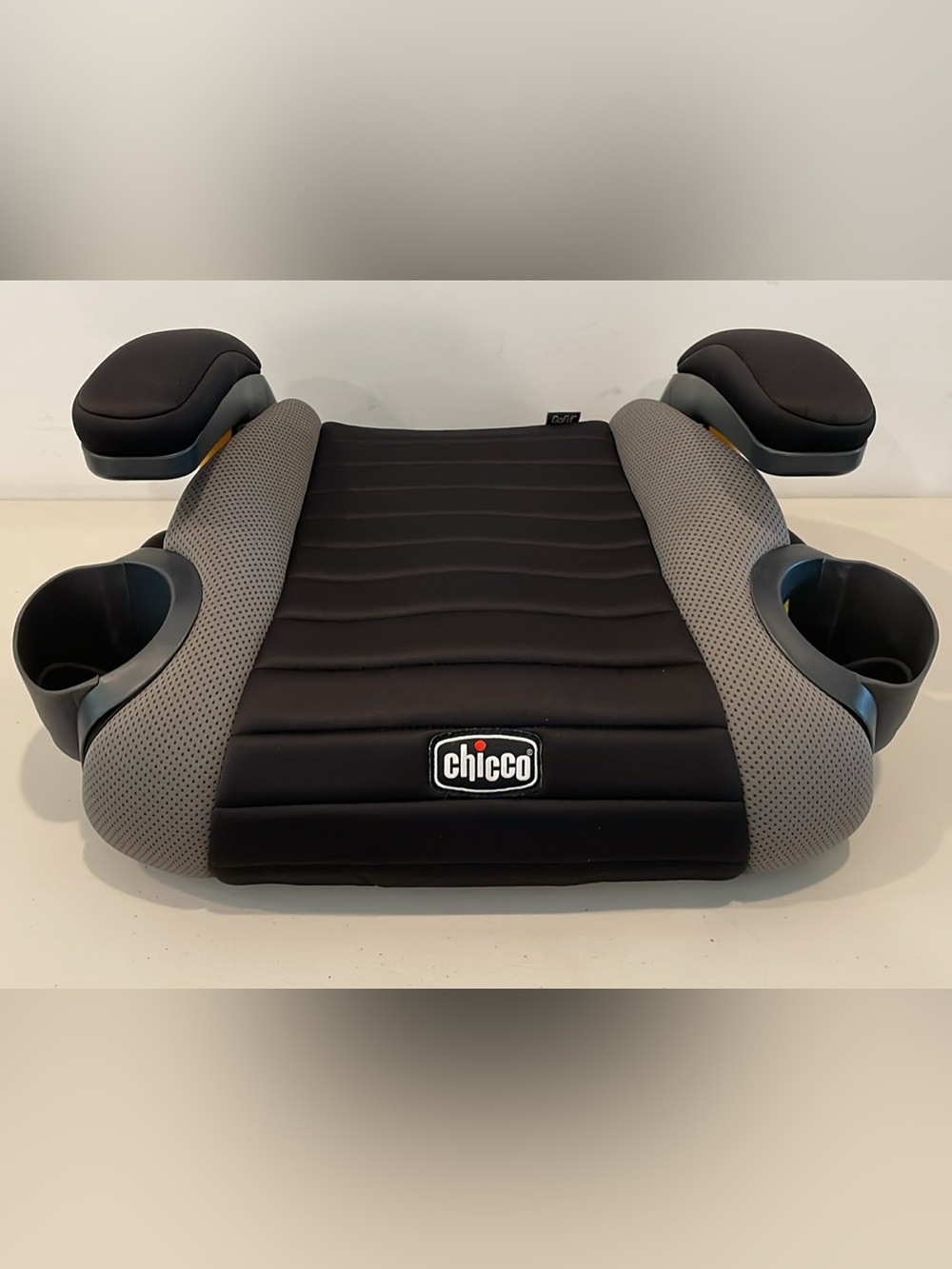 Chicco GoFit Backless Booster Seat - Excellent, Fully Cleaned - 2028 Expiration
